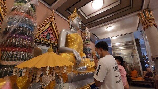 หลวงพ่อรวย วัดสว่างอารมณ์