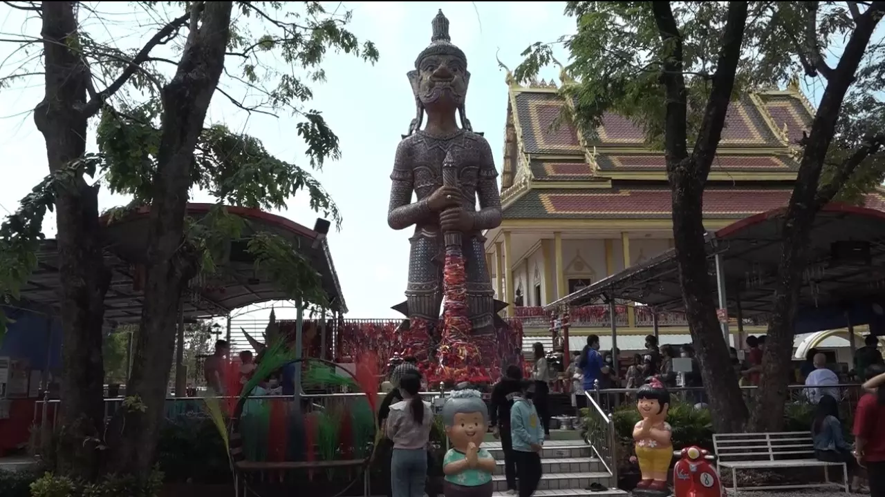 ท้าวเวสสุวรรณ วัดสนามชัย